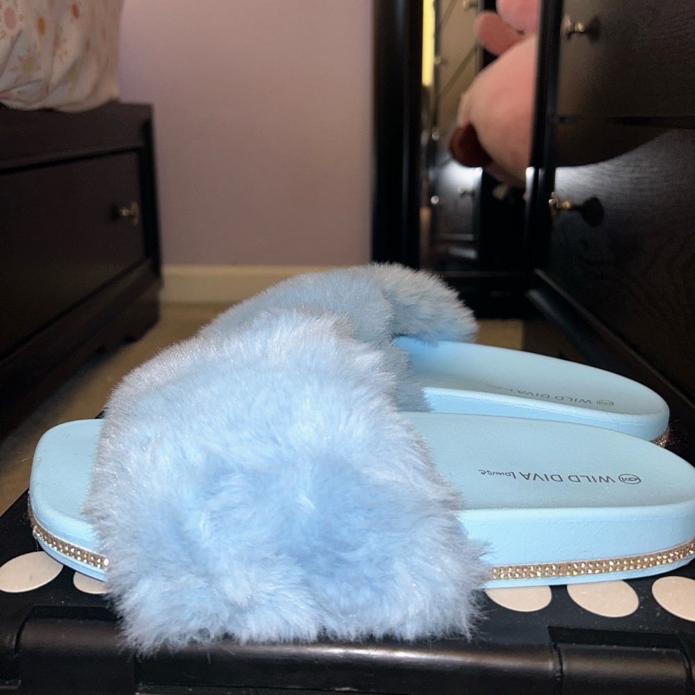 Baby blue with sparkly base slides never worn slide size 9